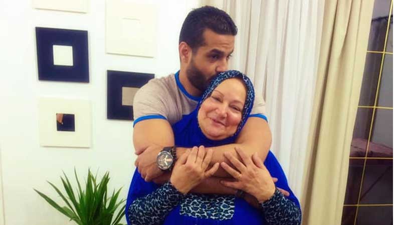 حزنًا على رحيل والدته : وفاة الفنان المصري أحمد قنديل عن عمر يناهز 36 عامًا (فيديو)