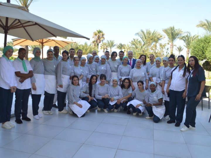 بمناسبة اليوم العالمي للنظافة فندق Iberostar Selection Royal El Mansour بالمهدية يكرم مهندسات النظافة