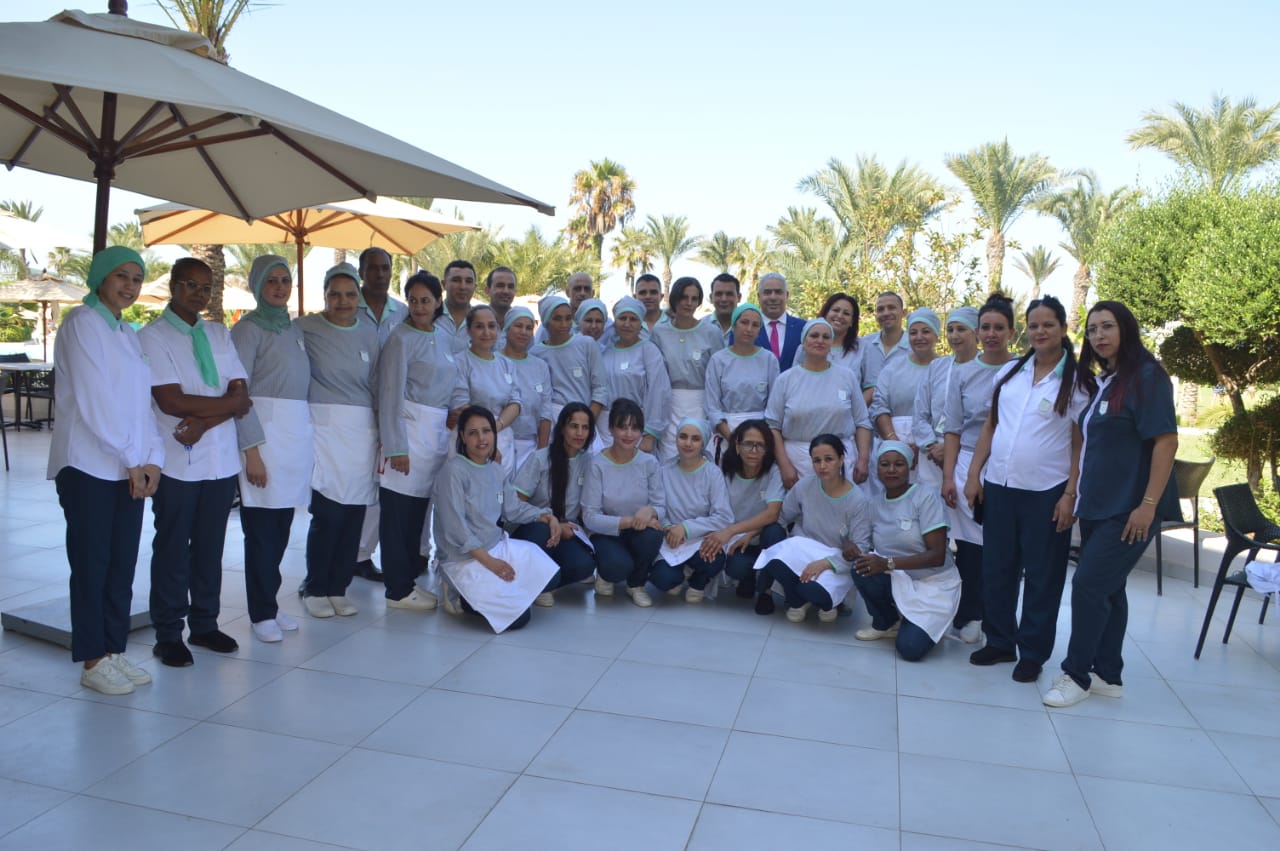بمناسبة اليوم العالمي للنظافة فندق Iberostar Selection Royal El Mansour بالمهدية يكرم مهندسات النظافة